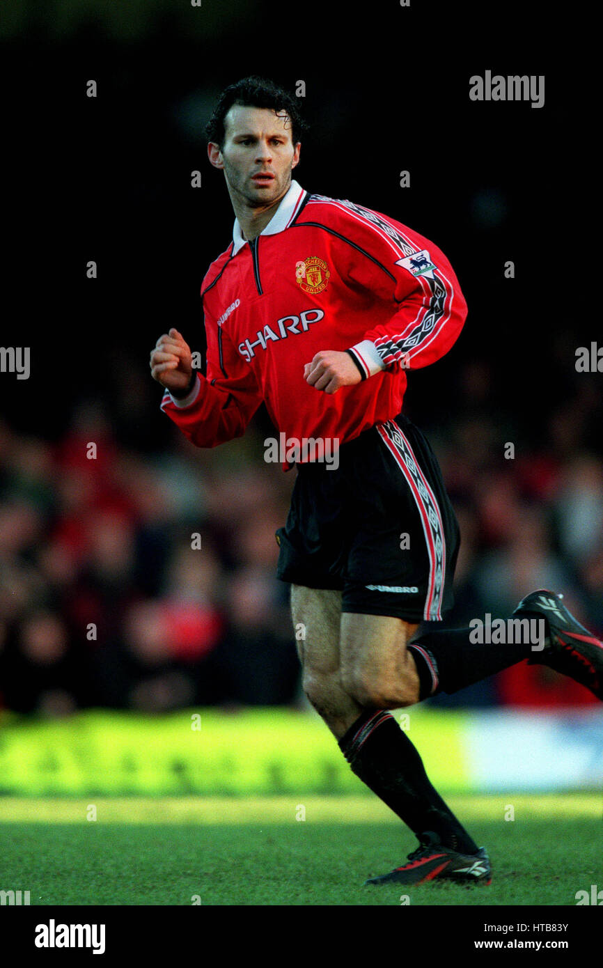 RYAN GIGGS MANCHESTER UNITED FC 16 January 1999 Stock Photo - Alamy