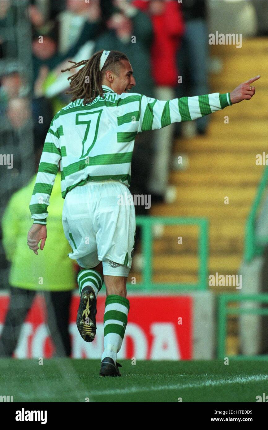 HENRIK LARSSON GLASGOW CELTIC FC 07 February 1999 Stock Photo - Alamy