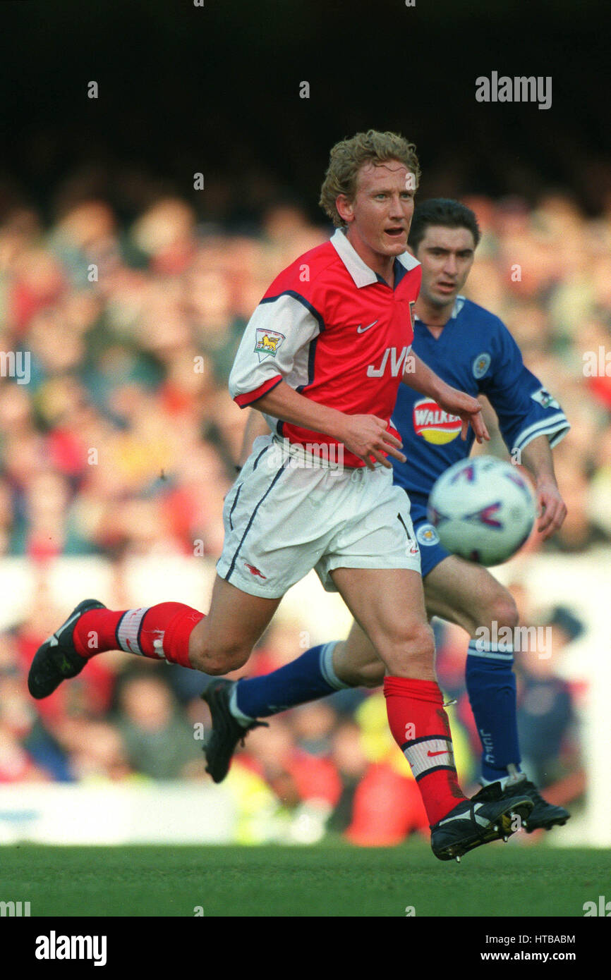 RAY PARLOUR ARSENAL FC 22 February 1999 Stock Photo - Alamy