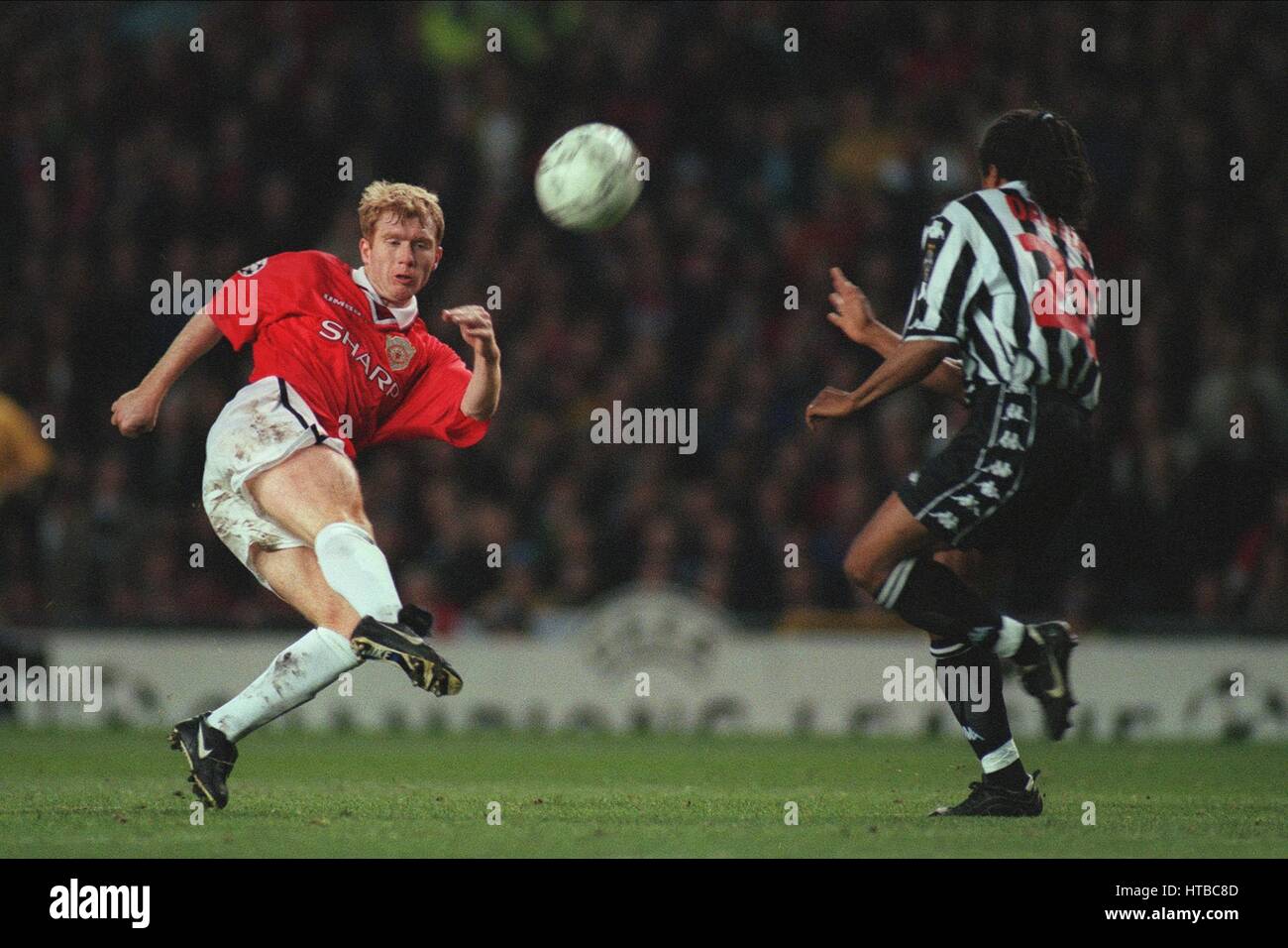PAUL SCHOLES & EDGAR DAVIDS MANCHESTER UNITED V JUVENTUS 07 April 1999