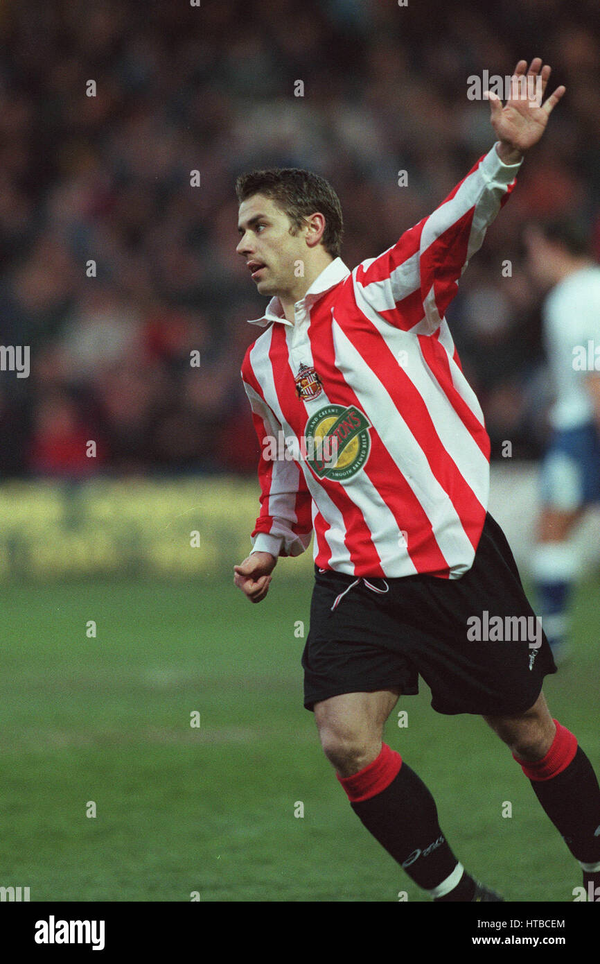 KEVIN PHILLIPS CELES 1ST GOAL BURY V SUNDERLAND 13 April 1999 Stock Photo Alamy
