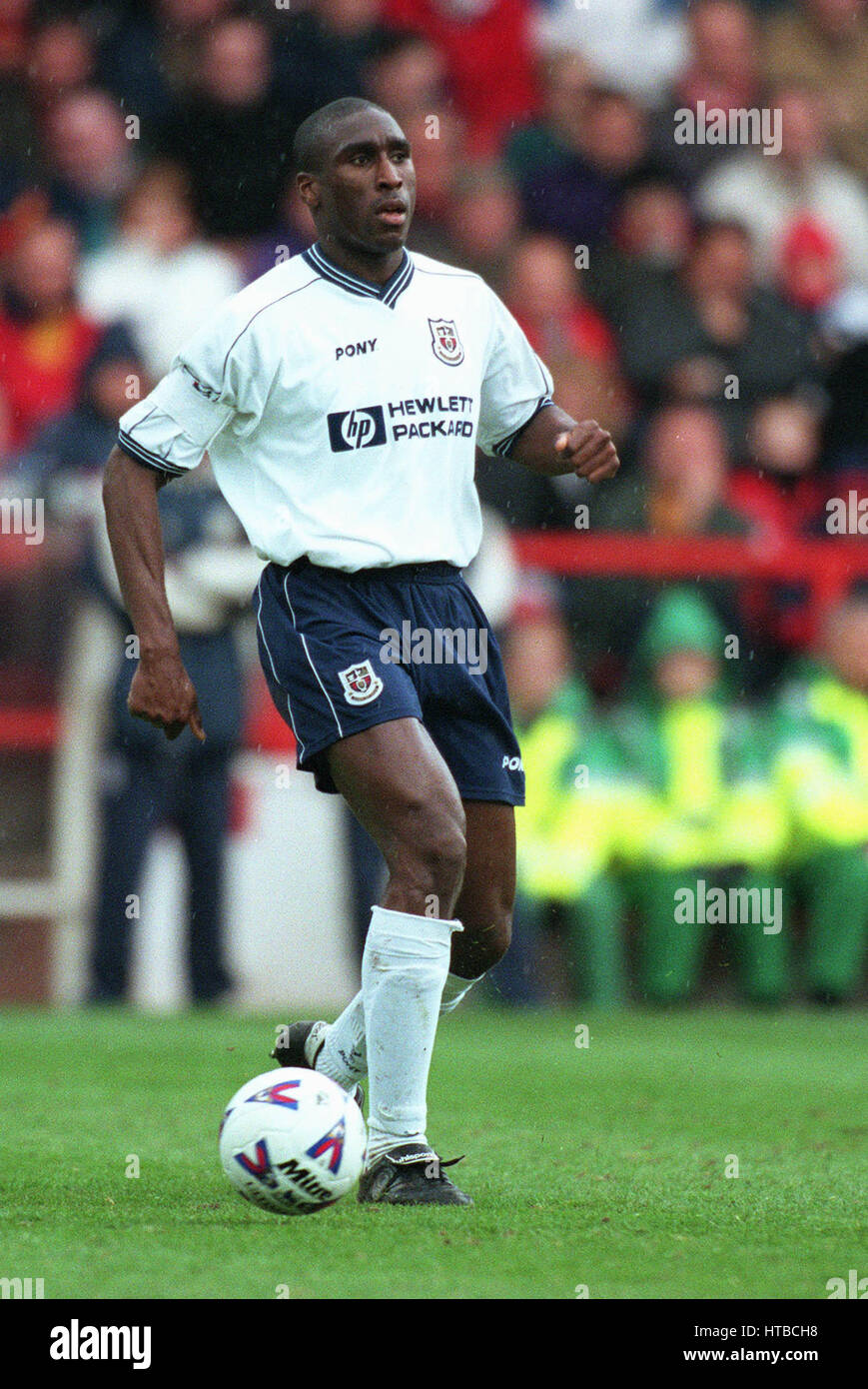 SOL CAMPBELL TOTTENHAM HOTSPUR FC 17 April 1999 Stock Photo