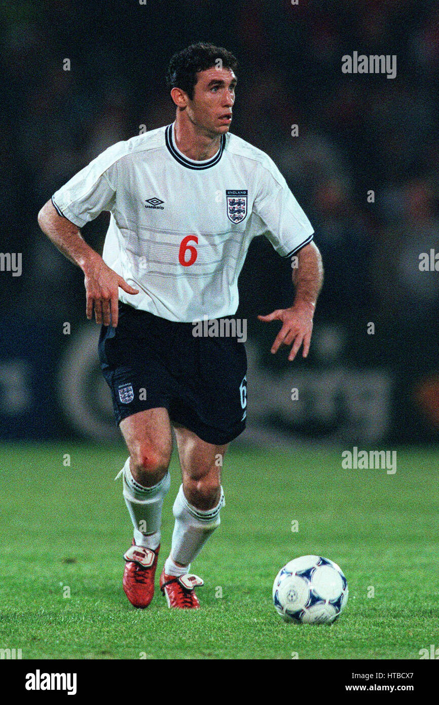 Martin keown england arsenal fc hires stock photography and images Alamy