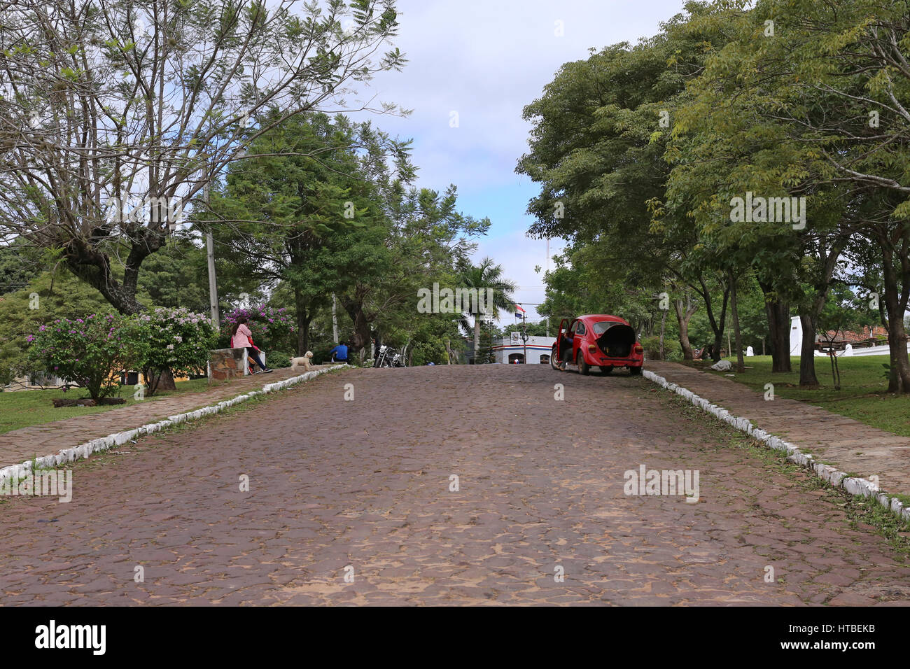 Paraguay city people street scene hi-res stock photography and images ...