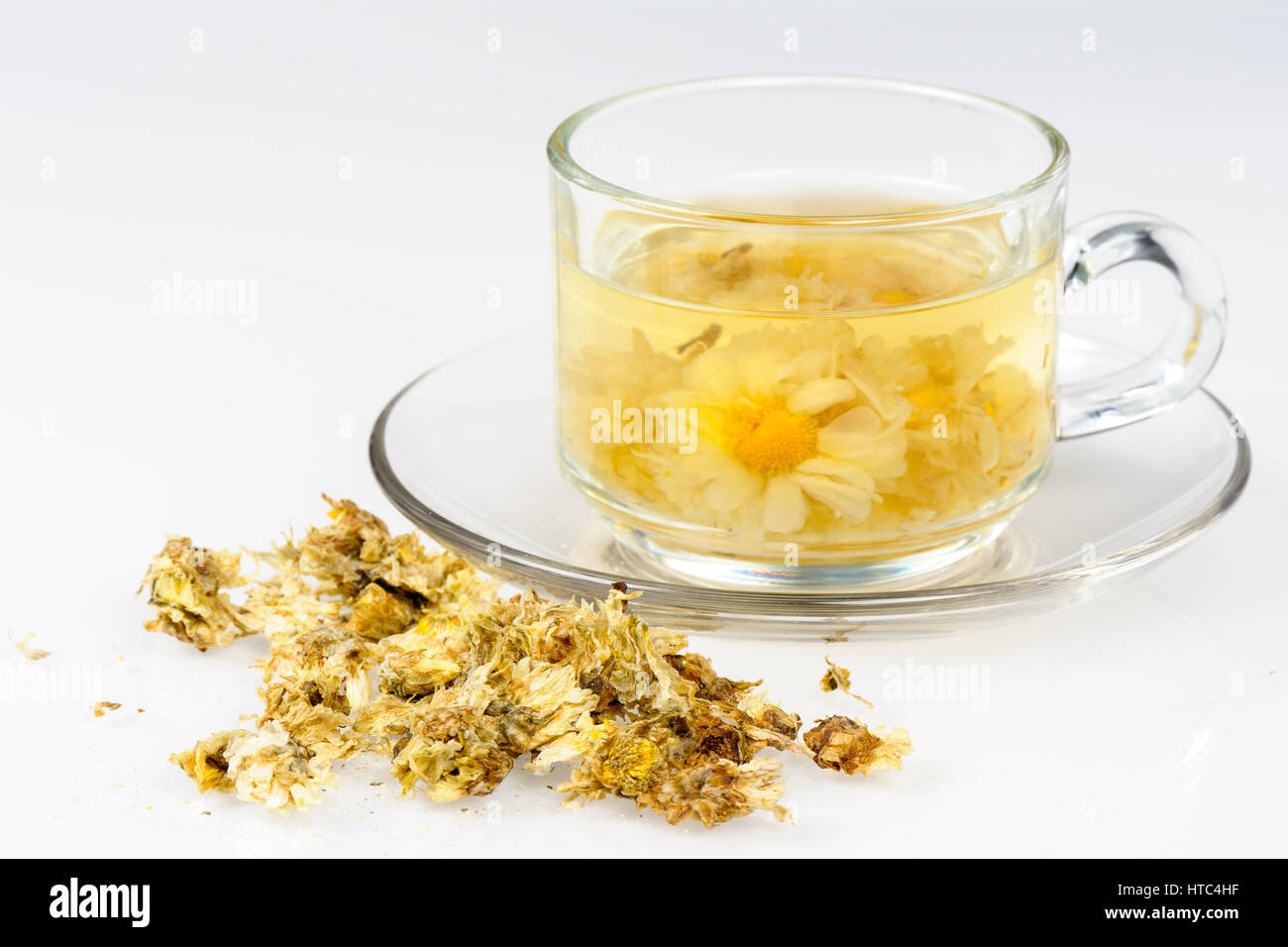 tea from dried chrysanthemum flowers, healthy drink Stock Photo Alamy