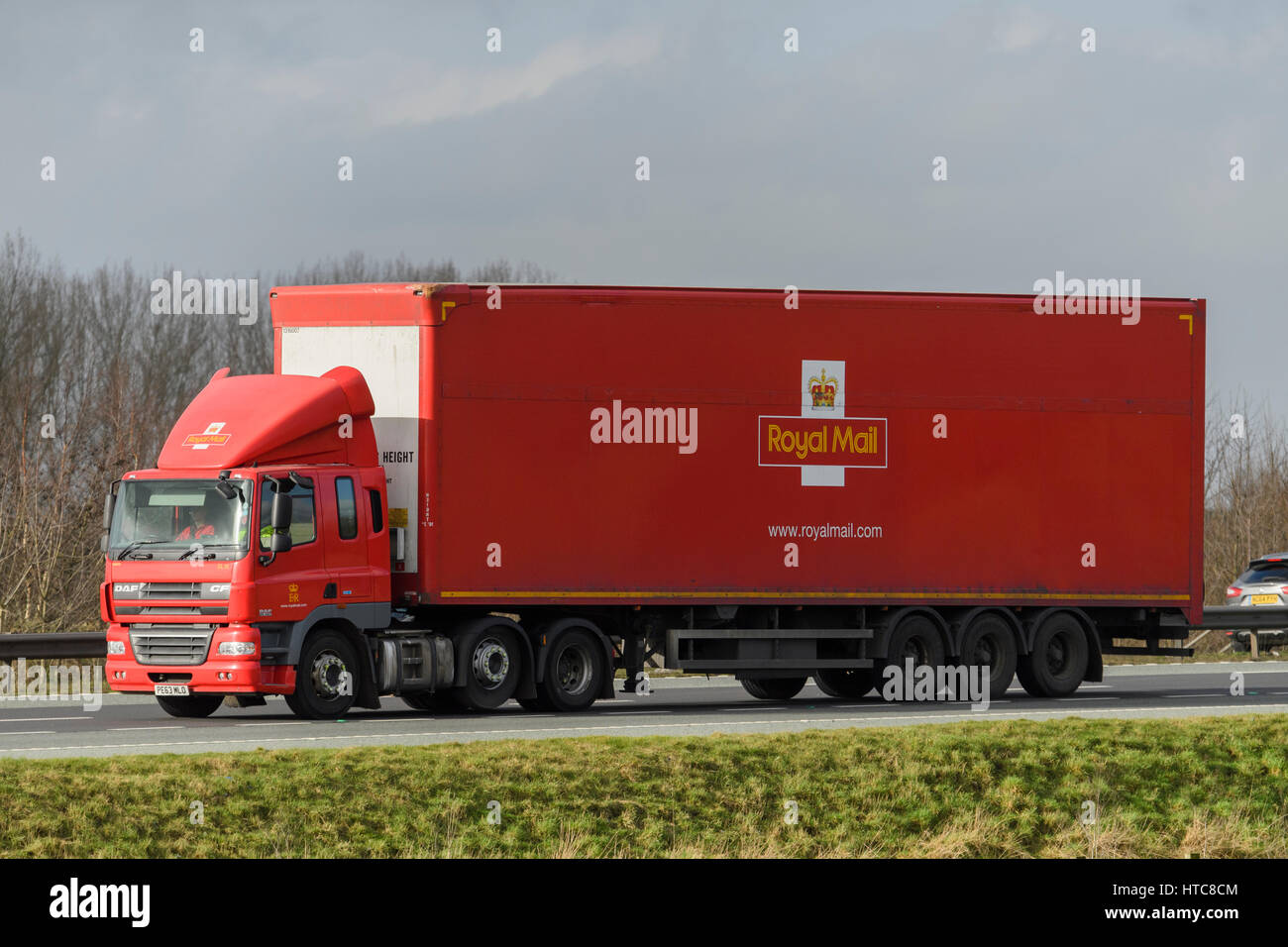 Distribution & transportation - articulated lorry, heavy goods vehicle (HGV) with Royal Mail logo travelling on the A1 motorway - England, GB, UK. Stock Photo