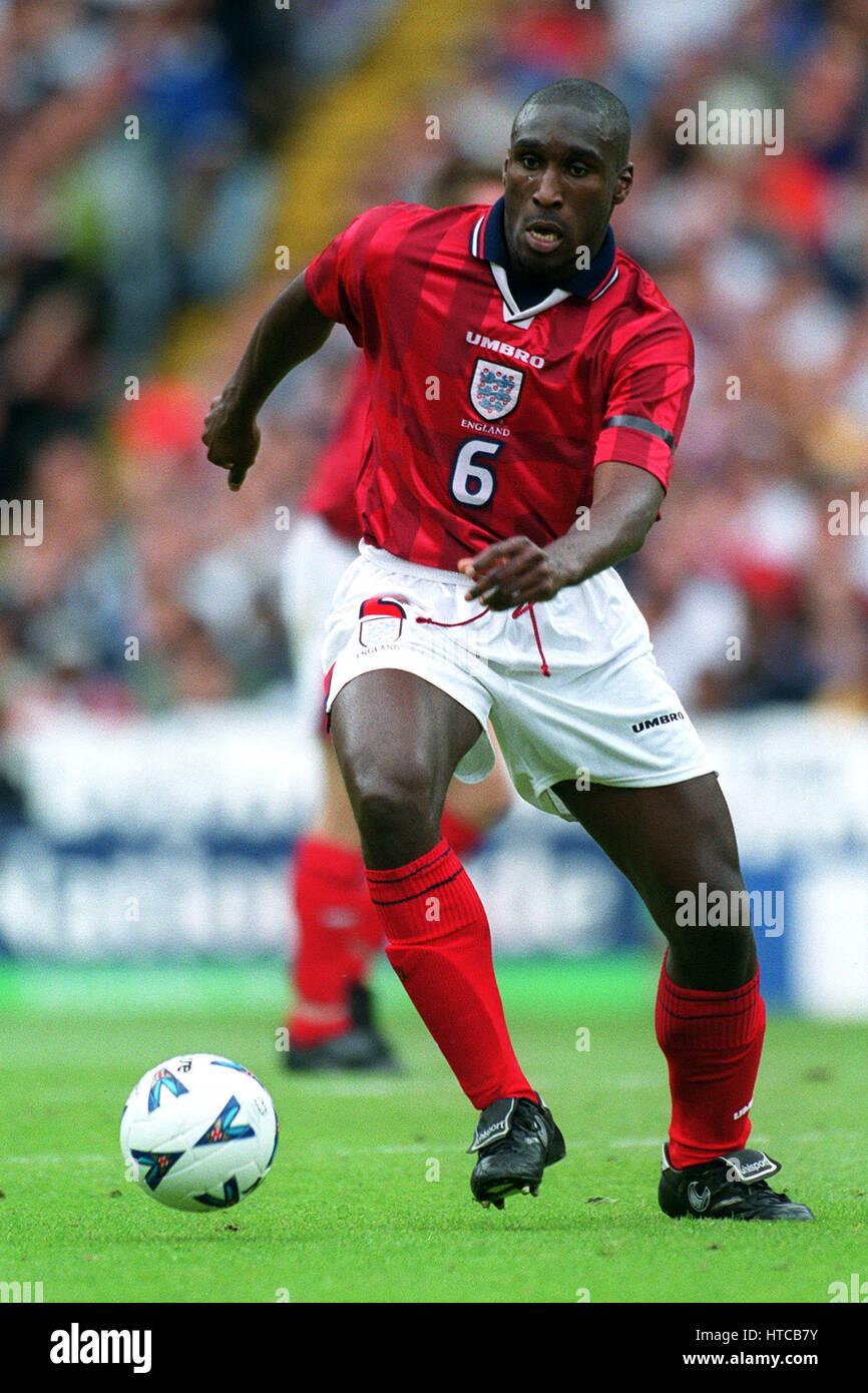 SOL CAMPBELL ENGLAND & TOTTENHAM HOTSPUR FC 05 June 1999 Stock Photo