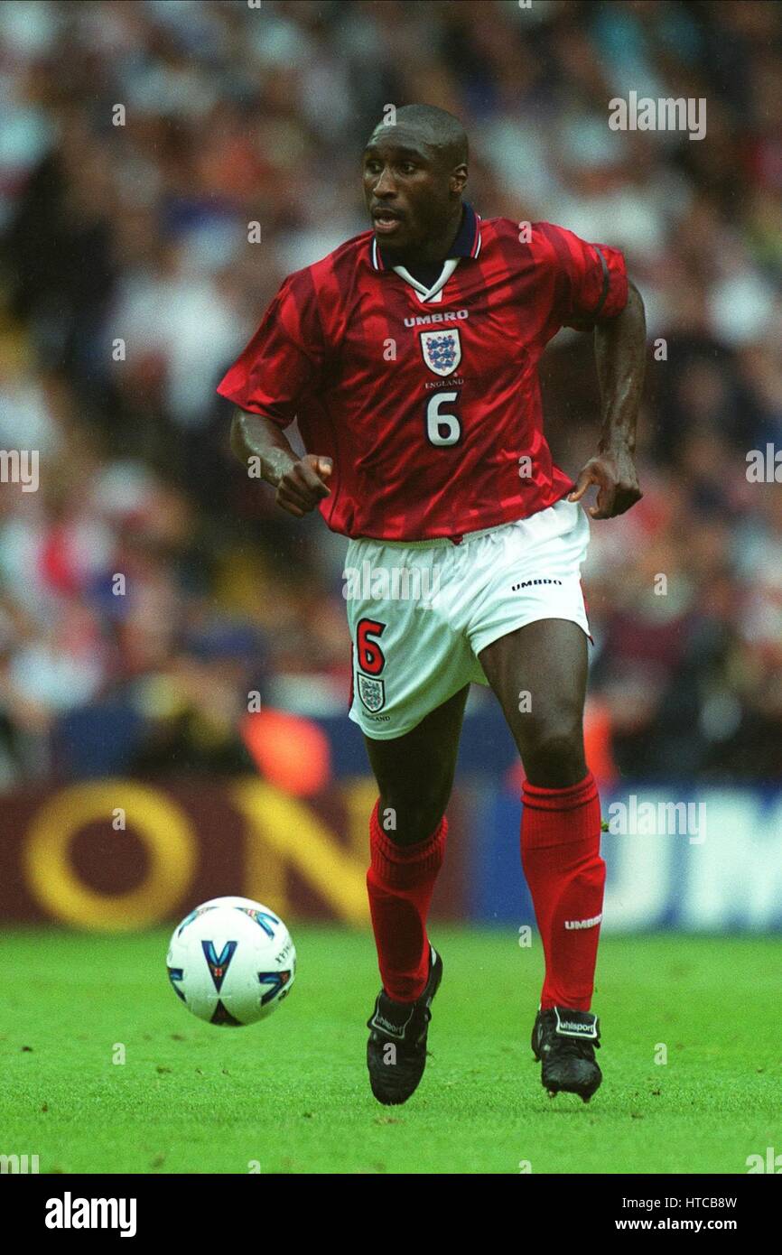 SOL CAMPBELL ENGLAND & TOTTENHAM HOTSPUR FC 05 June 1999 Stock Photo