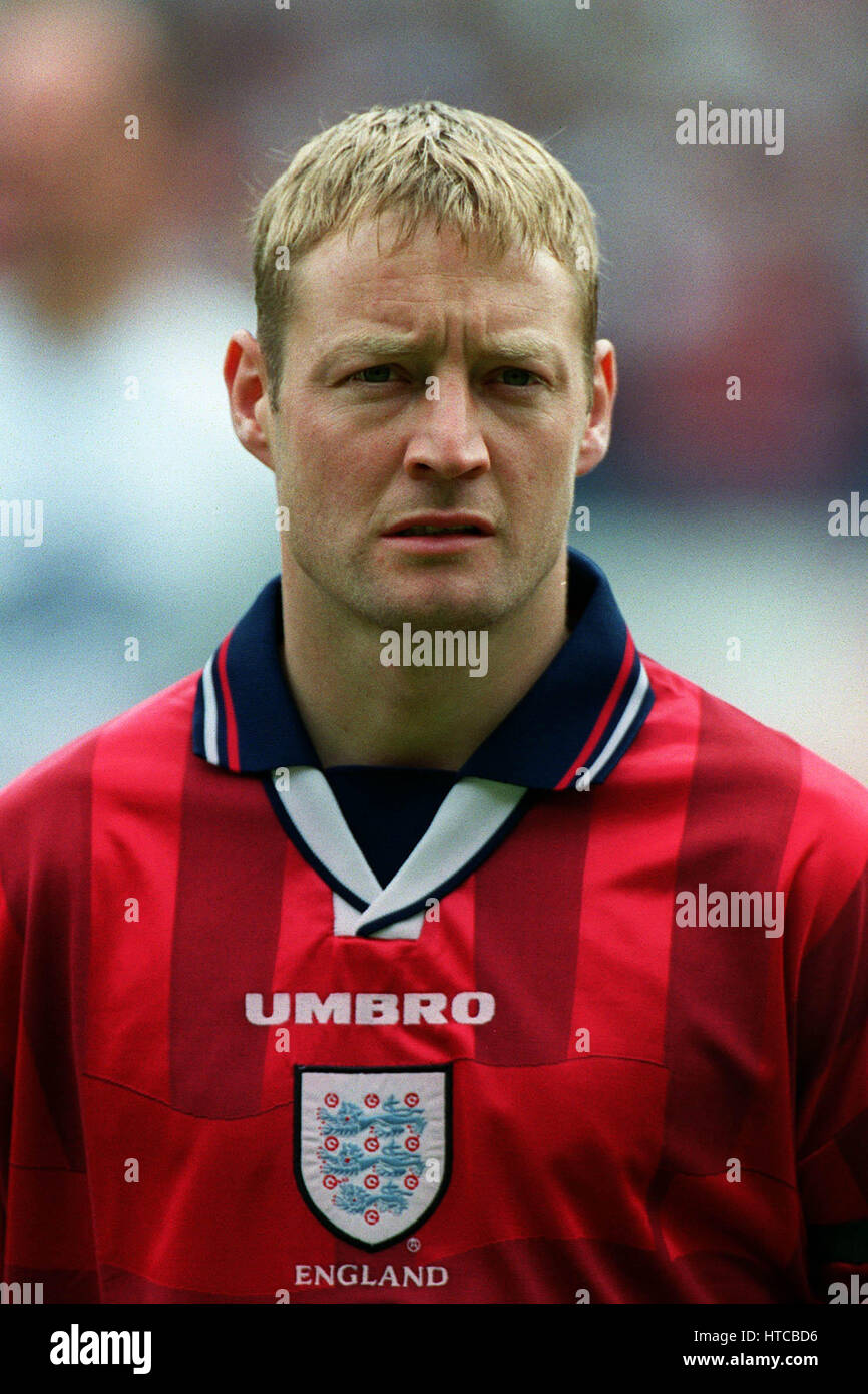 DAVID BATTY ENGLAND & LEEDS UNITED FC 05 June 1999 Stock Photo - Alamy