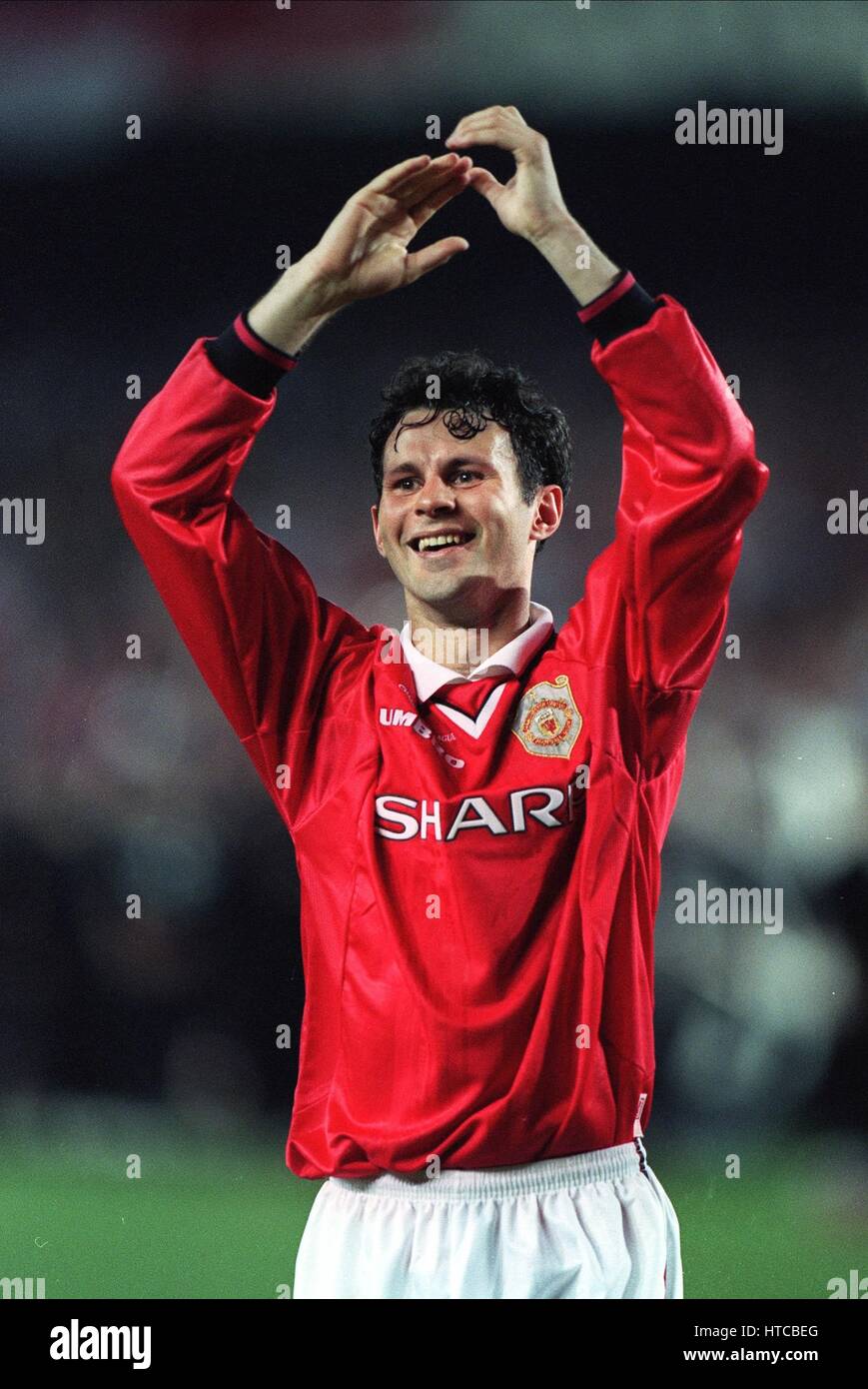 1999 Manchester United giggsユニフォーム