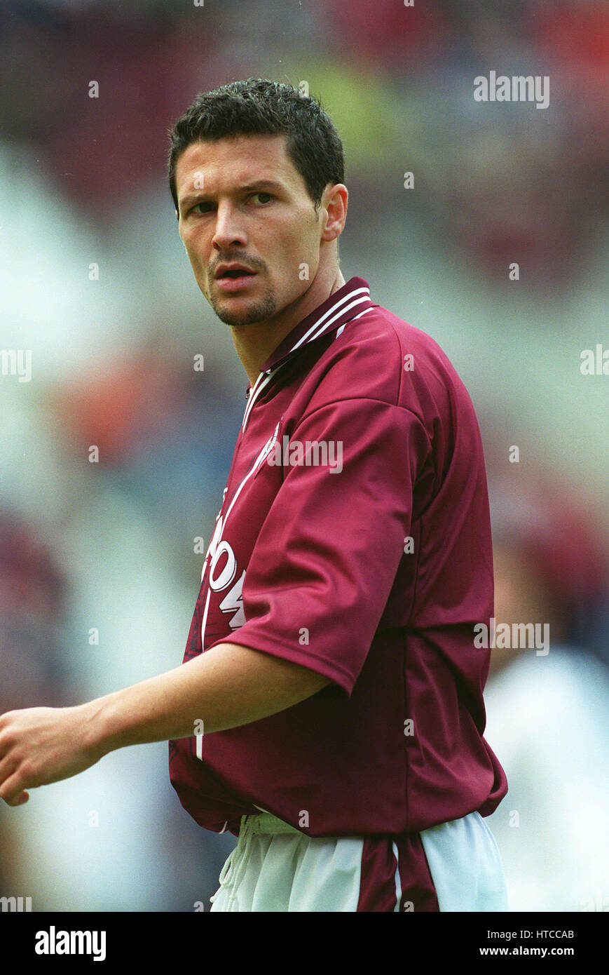 THOMAS FLOGEL HEART OF MIDLOTHIAN FC 24 July 1999 Stock Photo Alamy