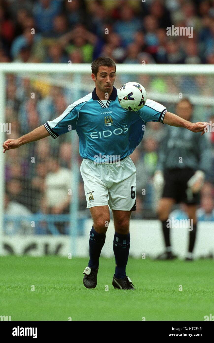 KEVIN HORLOCK MANCHESTER CITY FC 08 August 1999 Stock Photo Alamy