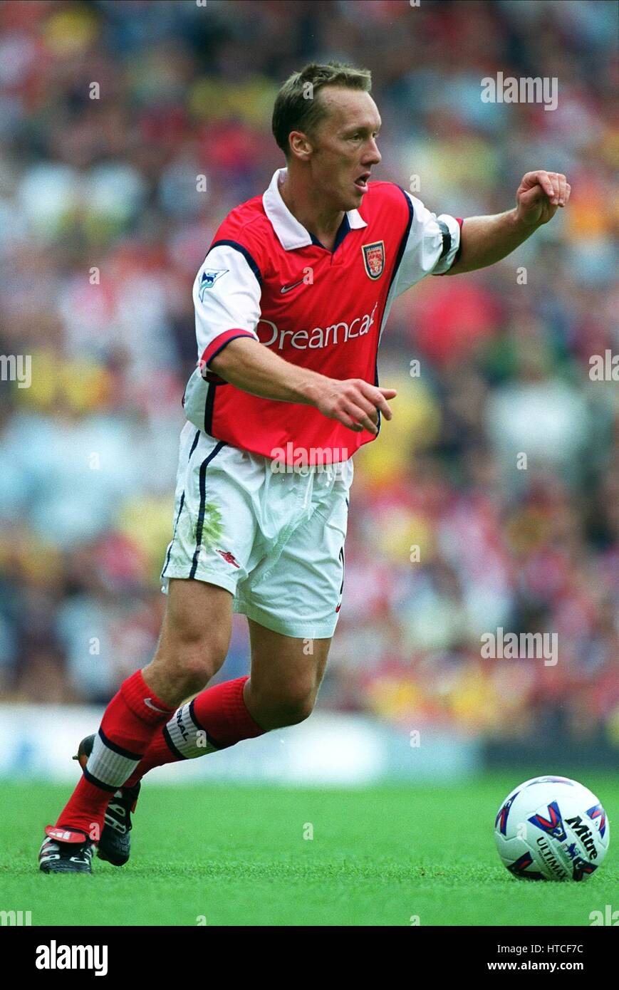 LEE DIXON ARSENAL FC 22 August 1999 Stock Photo Alamy