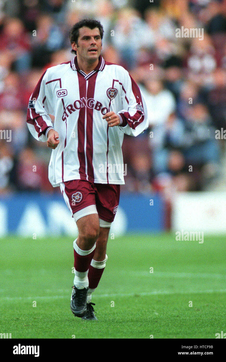 DARREN JACKSON HEARTS OF MIDLOTHIAN FC 22 August 1999 Stock Photo Alamy darren-jackson-hearts-of-midlothian-fc-22-august-1999-stock-photo-alamy