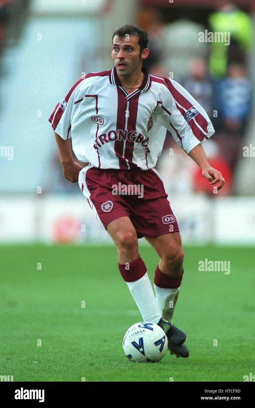 COLIN CAMERON HEARTS OF MIDLOTHIAN FC 22 August 1999 Stock Photo Alamy