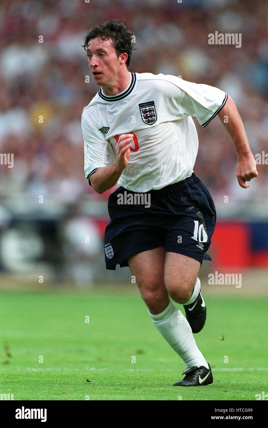 ROBBIE FOWLER ENGLAND & LIVERPOOL FC 04 September 1999 Stock Photo Alamy