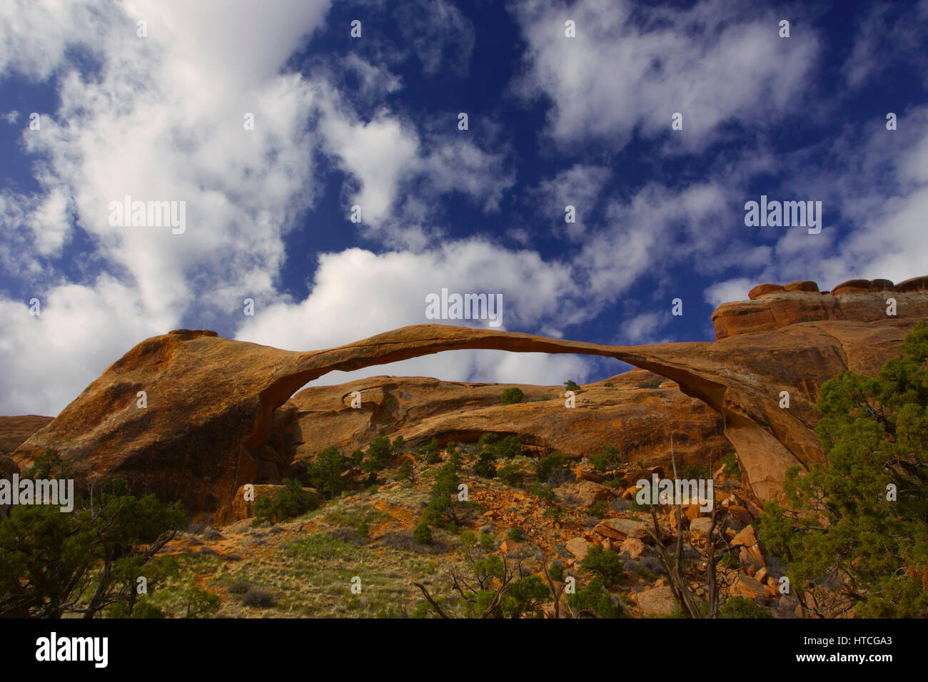 Natural stone arches hi-res stock photography and images - Alamy