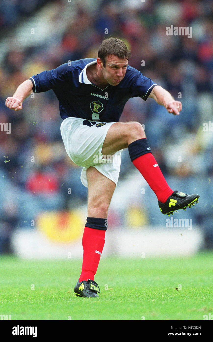CRAIG BURLEY SCOTLAND GLASGOW CELTIC FC 09 October 1999 Stock Photo craig-burley-scotland-glasgow-celtic-fc-09-october-1999-stock-photo