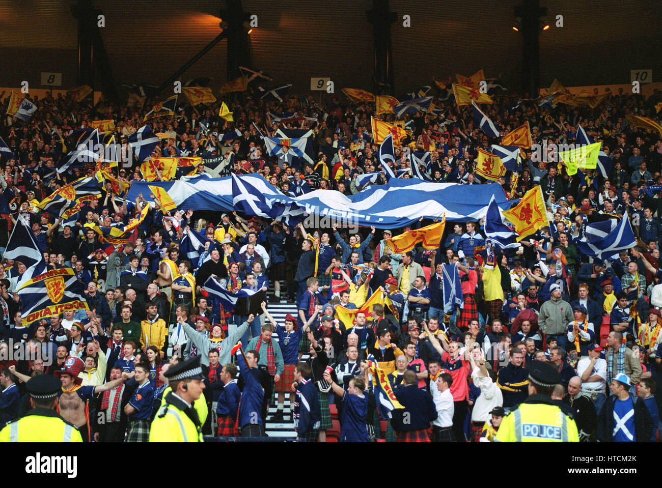 SCOTTISH FANS AT HAMPDEN PARK SCOTLAND V ENGLAND 13 November 1999 Stock