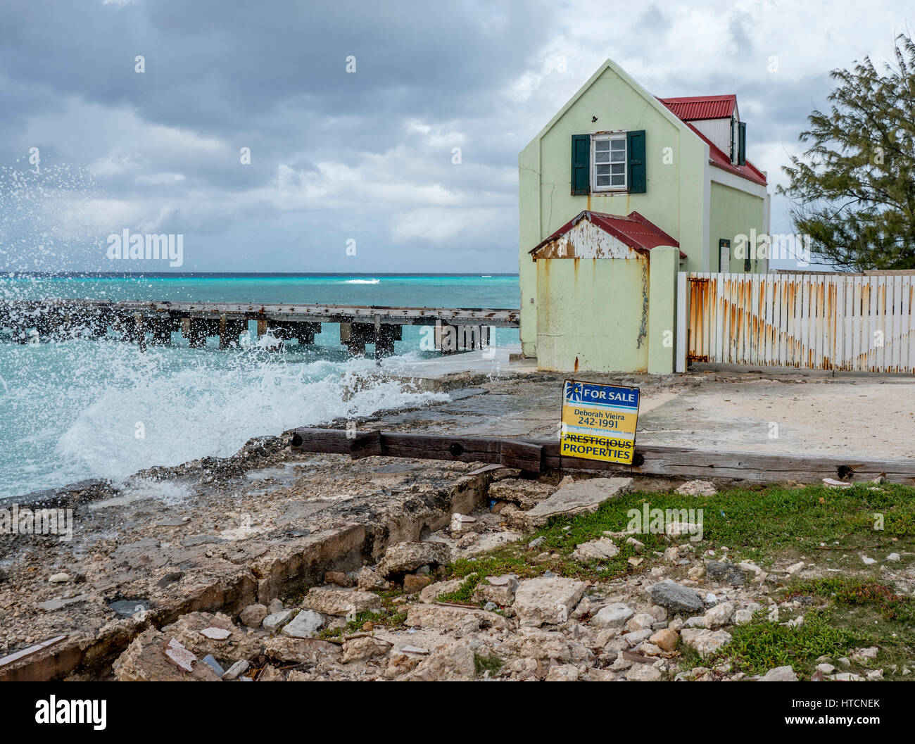 Old House For Sale On The Edge Of The Ocean In Cockburn Town, Grand