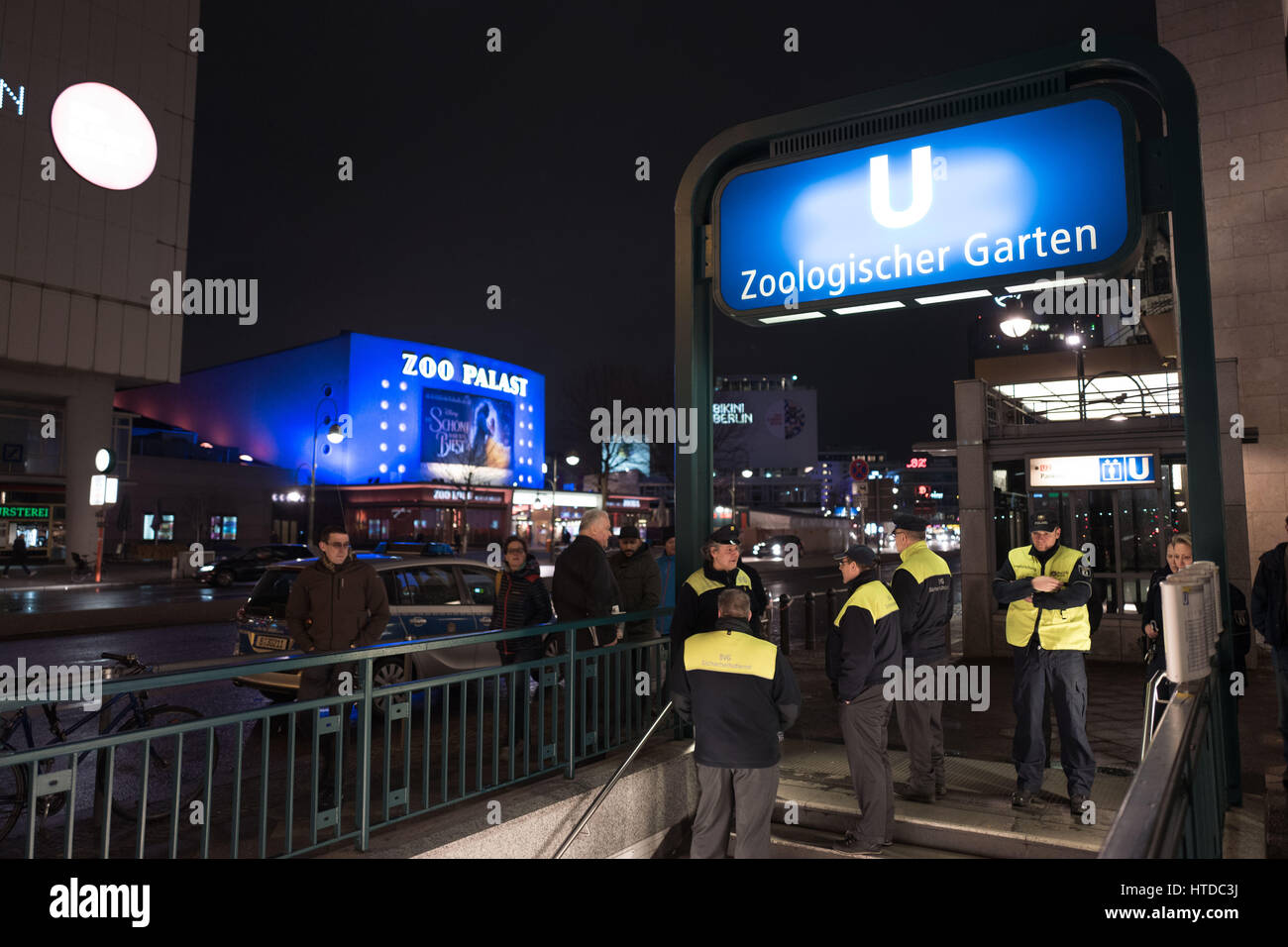 U zoologischer garten station entrance hires stock photography and
