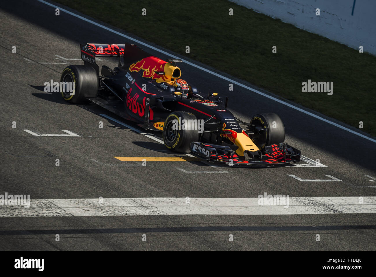 Montmelo, Catalonia, Spain. 10th Mar, 2017. MAX VERSTAPPEN (NED) of team Red Bull practices the start on track during day 8 of Formula One testing at Circuit de Catalunya Credit: Matthias Oesterle/ZUMA Wire/Alamy Live News Stock Photo