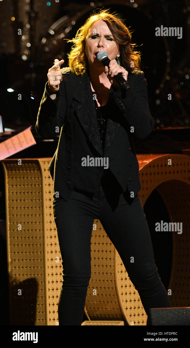 Patty smyth hi-res stock photography and images - Alamy