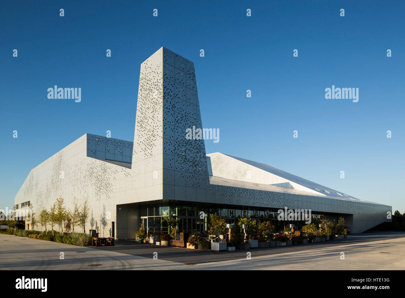 Corner elevation of building. Sénart Theatre, Paris, France. Architect