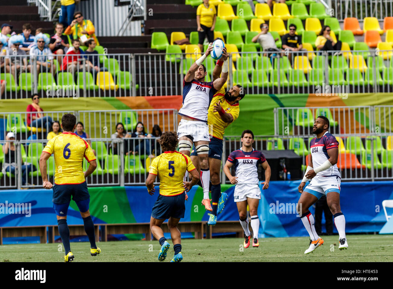 Rio de Janeiro, Brazil. 11 August 2016 Zack Test (USA) and Ignacio Martin (ESP) reach for the ball in the Men's  Rugby Sevens at the 2016 Olympic Summ Stock Photo