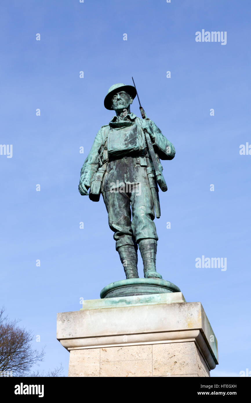 World War 1 soldier statue, the war Memorial, Evesham, Worcestershire England UK Stock Photo