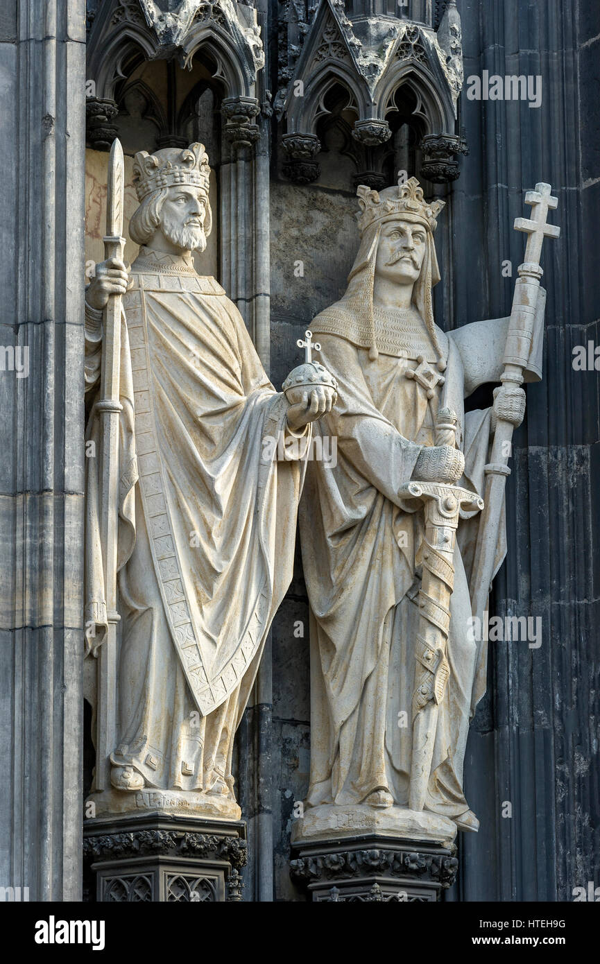 Figures, Charlemagne and Roman Emperor Constantine I, west facade, Cologne Cathedral, Cologne, North Rhine-Westphalia, Germany Stock Photo
