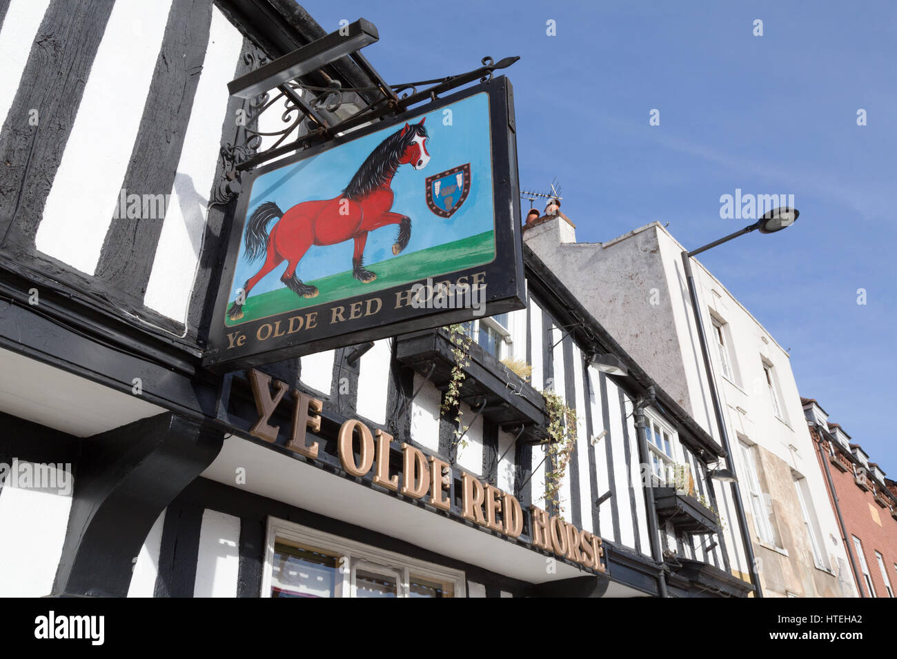 Pub sign - Ye Olde Red Horse Inn, a medieval pub, Evesham, Worcestershire England UK Stock Photo