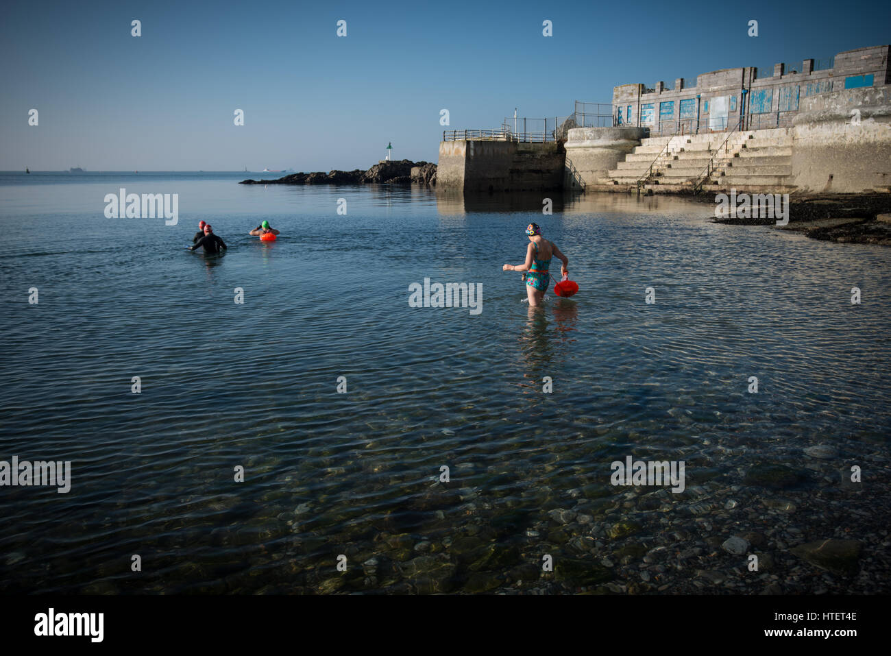 Open water swimming swimmer hi-res stock photography and images - Alamy