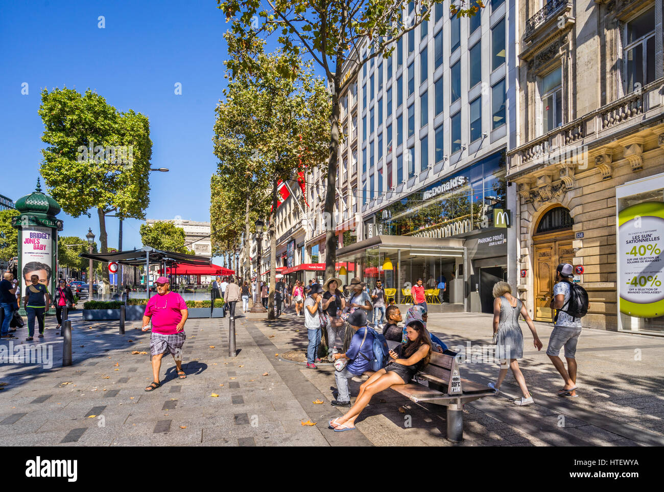 France, Ile-de-France, Paris, upscale shopping at the Avenue des Champs-Élysées Stock Photo
