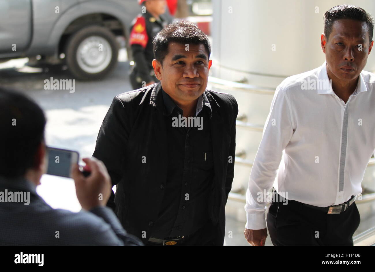 Bangkok, Thailand. 06th Apr, 2017. Yotwarit Chuklom (aka. Jeng Dokjik ) a comedian turned politician and Red shirt Leader gets 2 years sentenced in jail for term of Lese Majeste Law (Article 112) by The Supreme Court of Thailand. Credit: Saikat Paul/Pacific Press/Alamy Live News Stock Photo