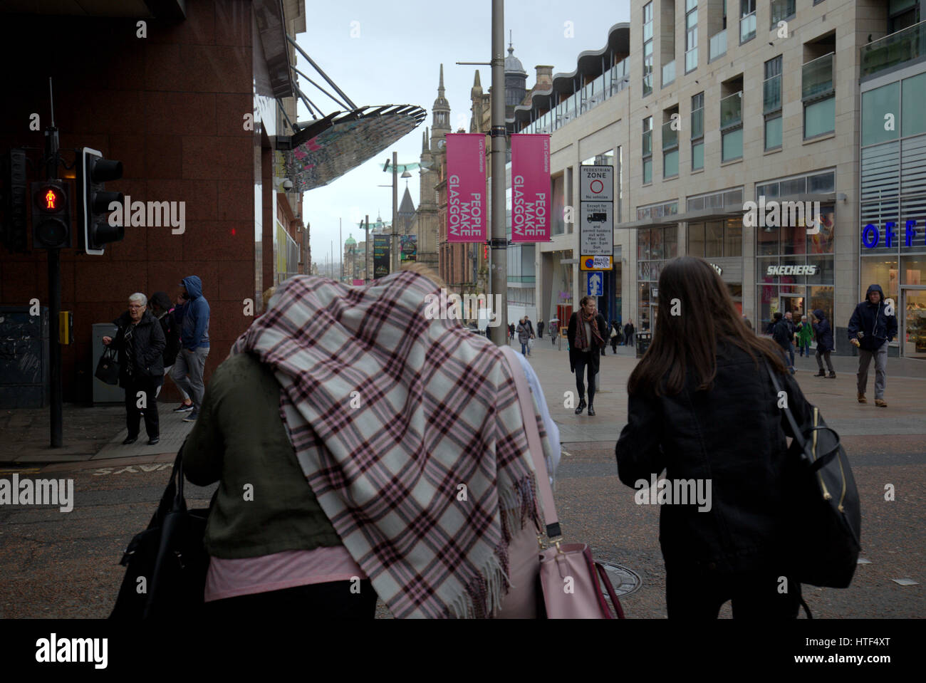 Page 3 - Buchanan Street Shoppers High Resolution Stock Photography and  Images - Alamy