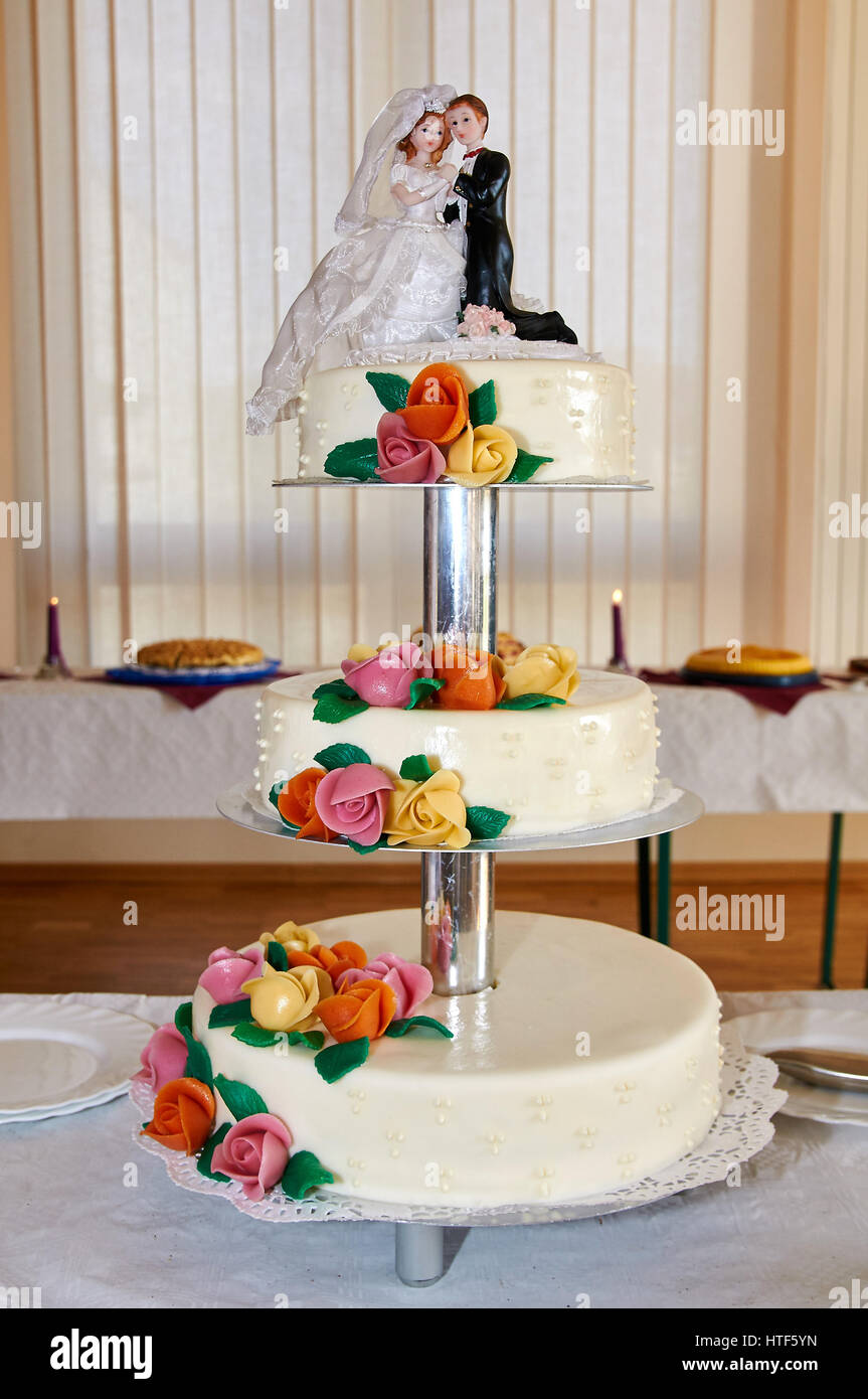 one traditional wedding cake dessert Stock Photo Alamy
