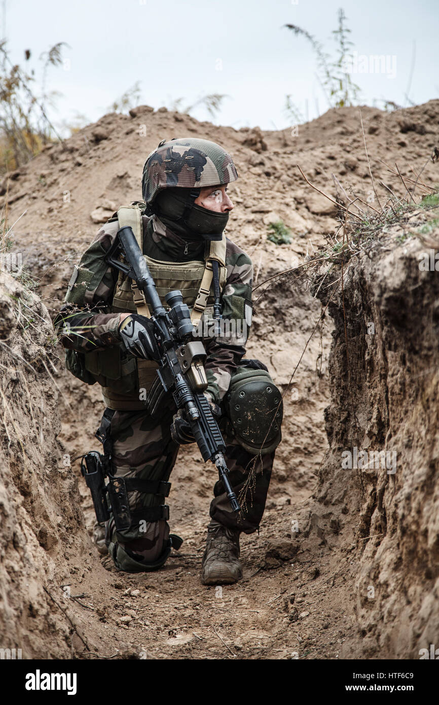 Paratrooper of french 1st Marine Infantry Parachute Regiment RPIMA in  entrenchments Stock Photo - Alamy