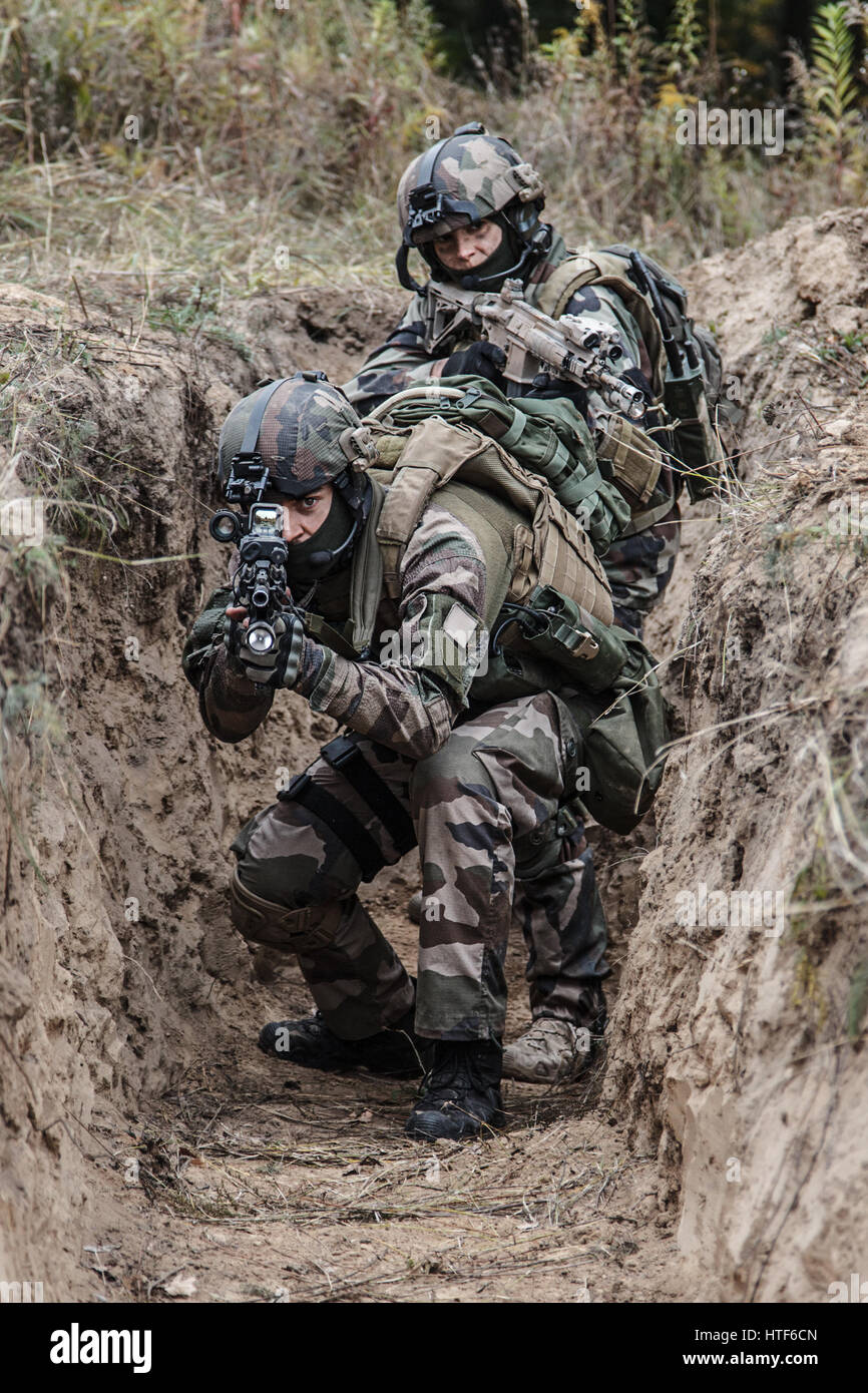 Paratroopers of french 1st Marine Infantry Parachute Regiment RPIMA in