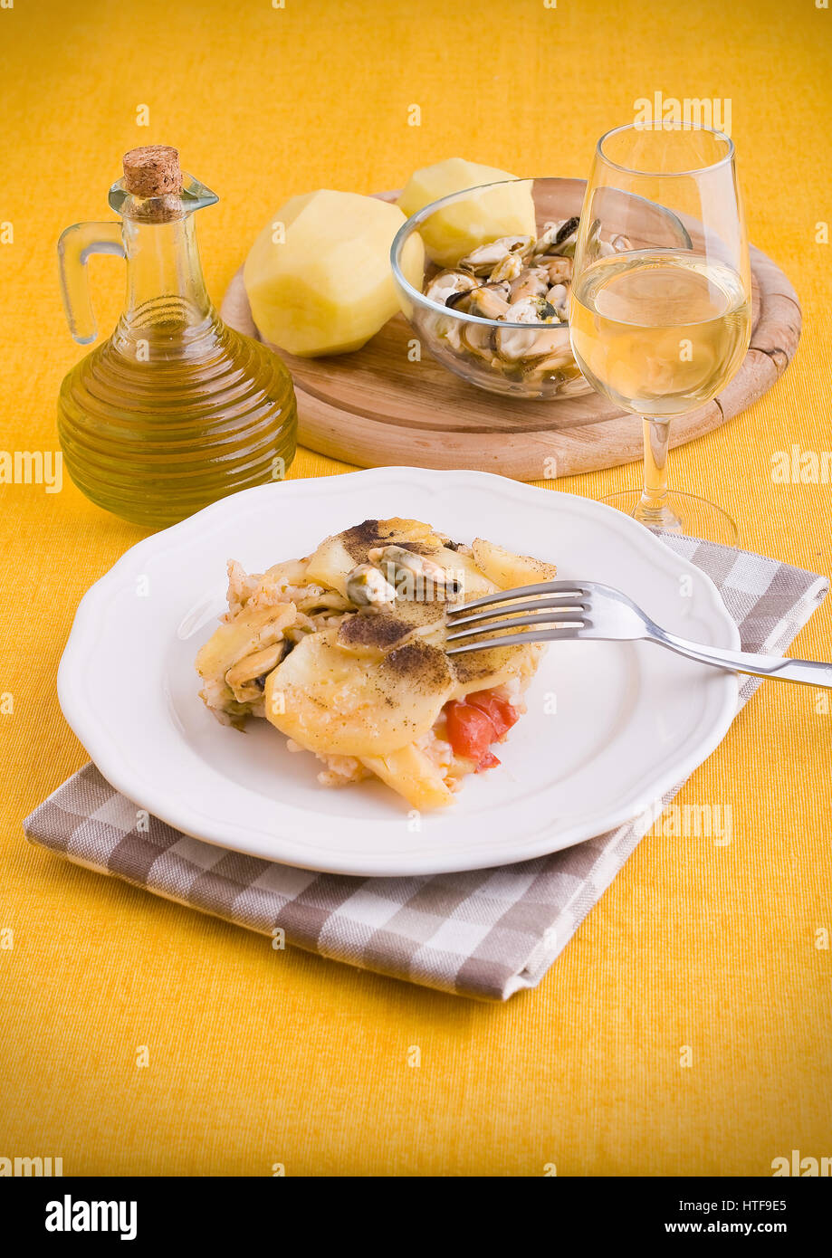 Rice, potatoes and mussels Stock Photo Alamy
