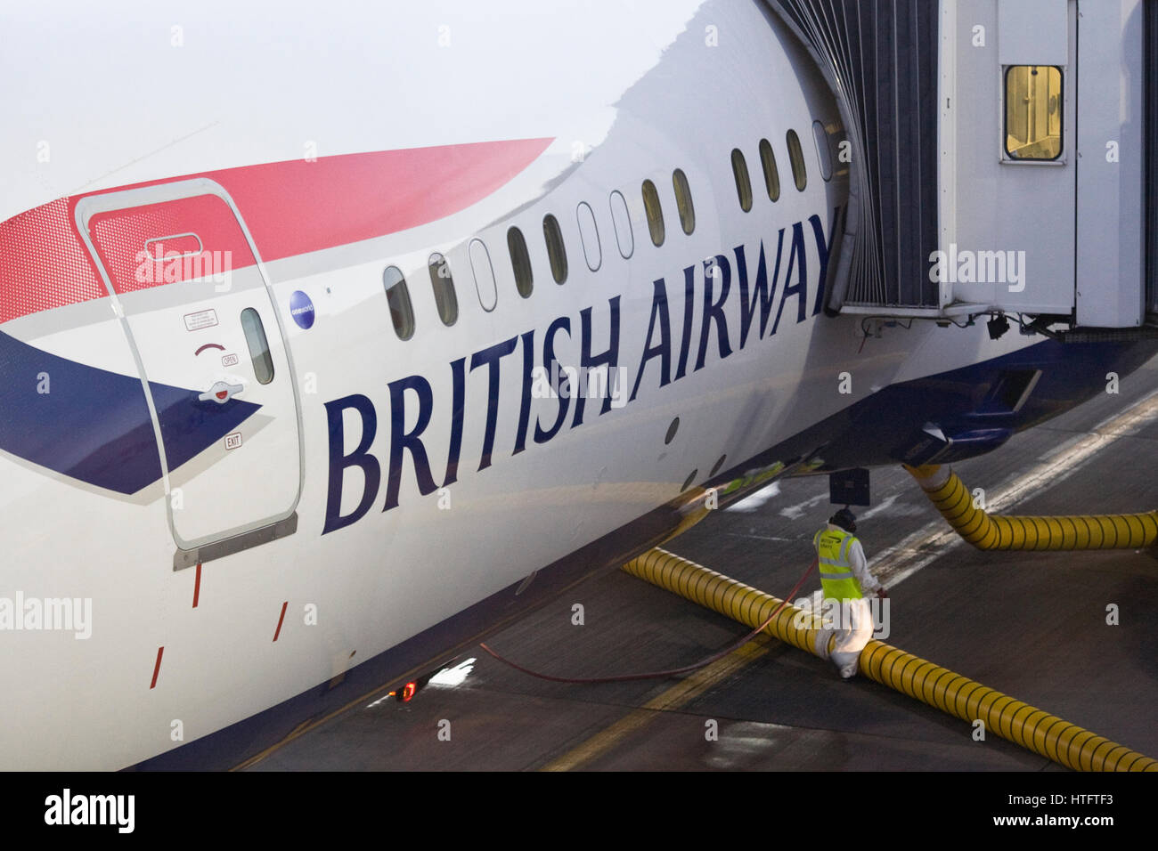 Refuelling Aircraft refuelling vehicles hi-res stock photography and images - Alamy