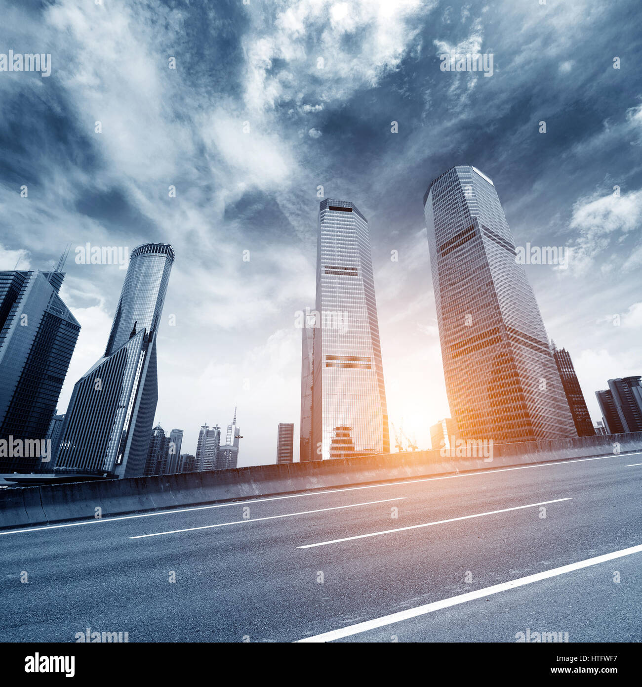 Shanghai landmark hi-res stock photography and images - Alamy