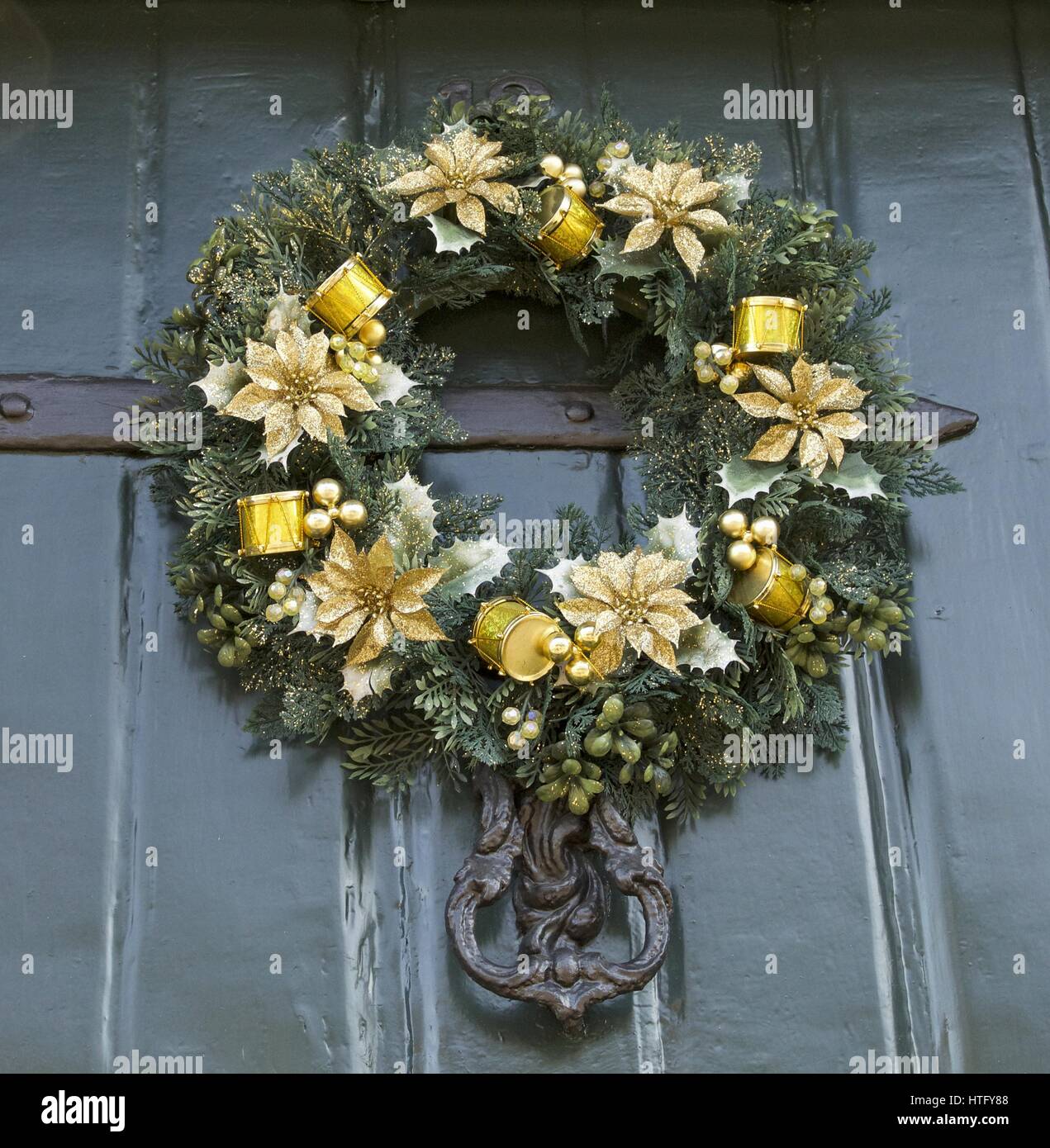 Christmas door wreaths Stock Photo - Alamy