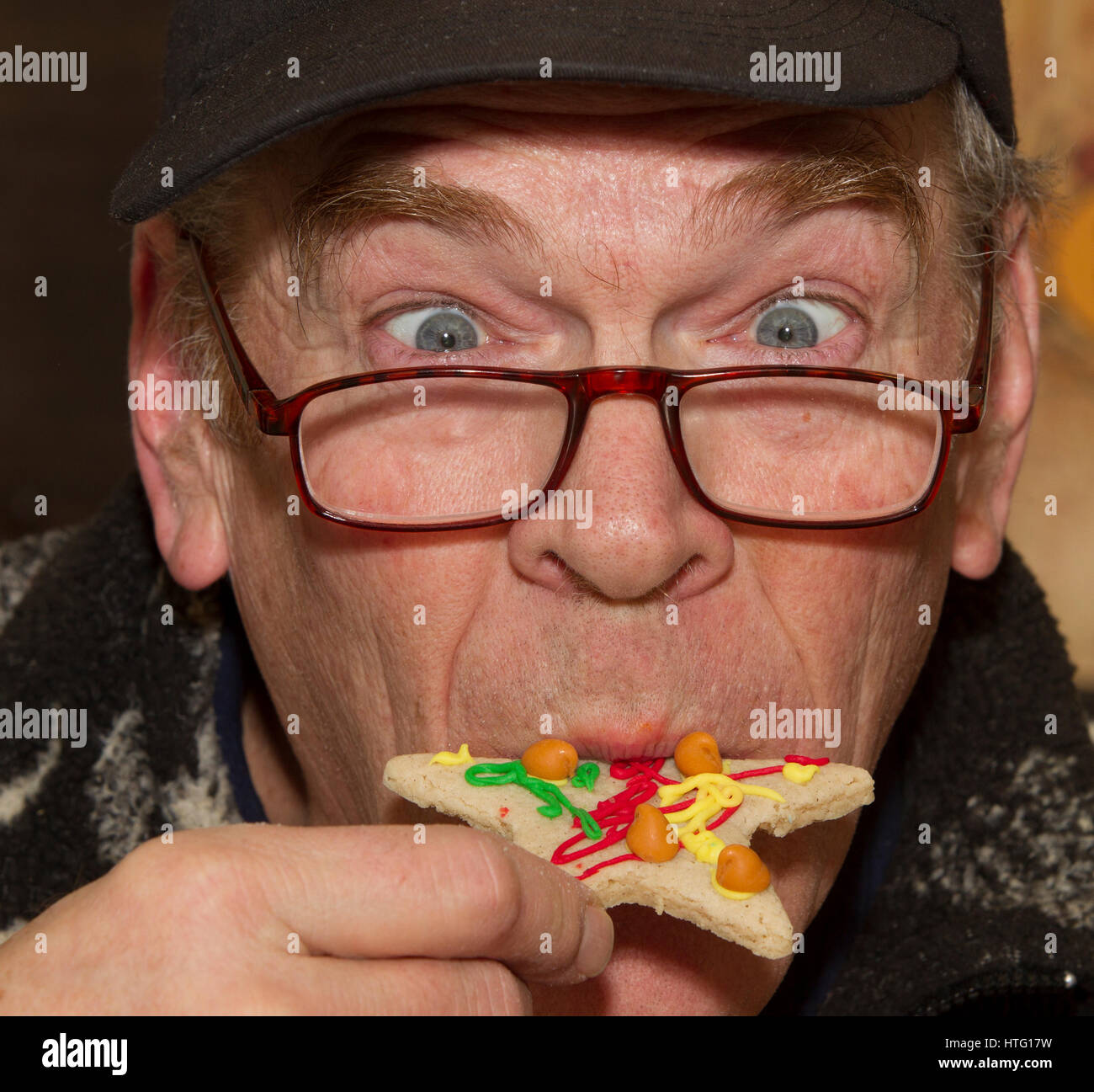 Funny old man face hi-res stock photography and images - Alamy