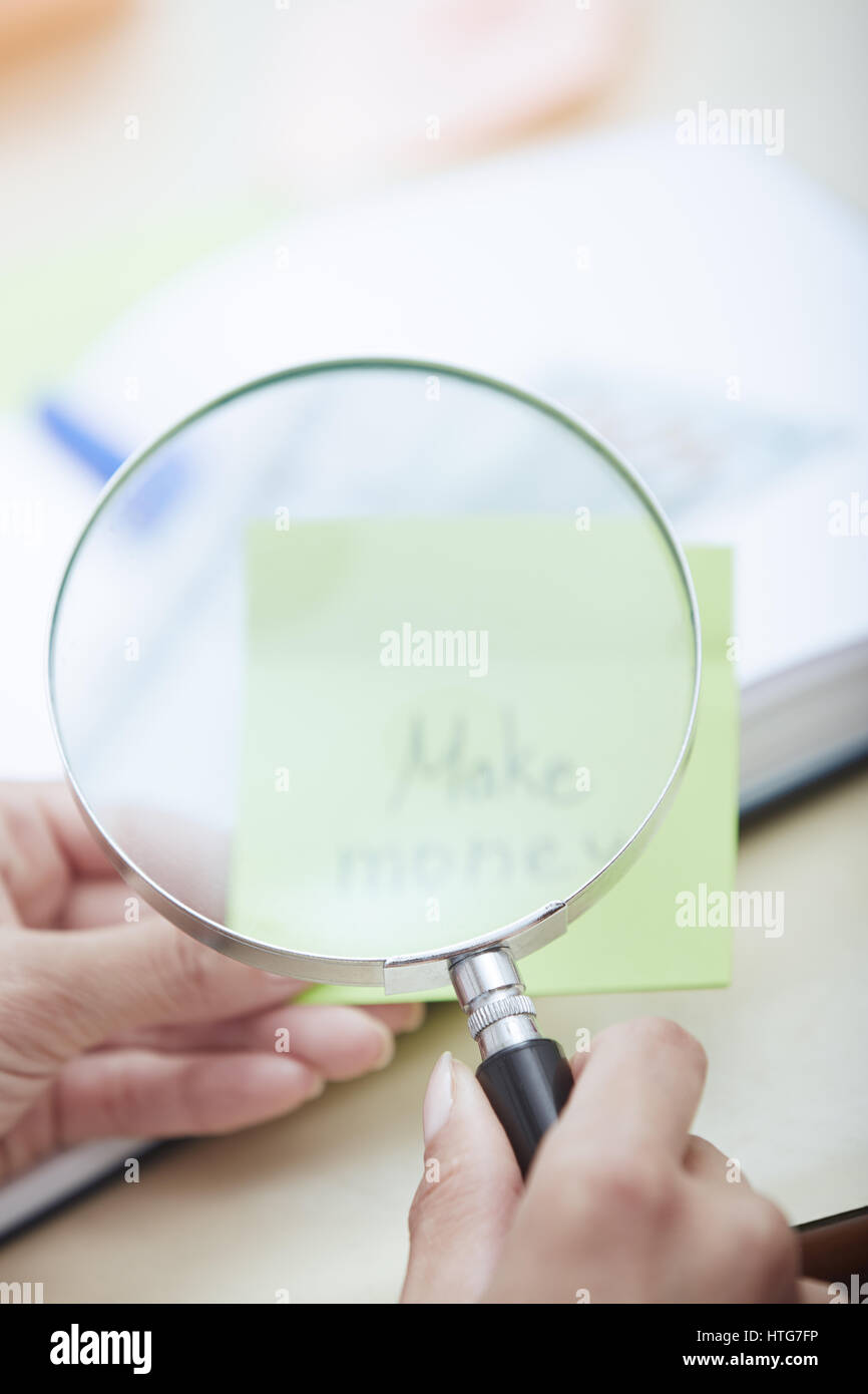 Magnifying glass human body hires stock photography and images Alamy