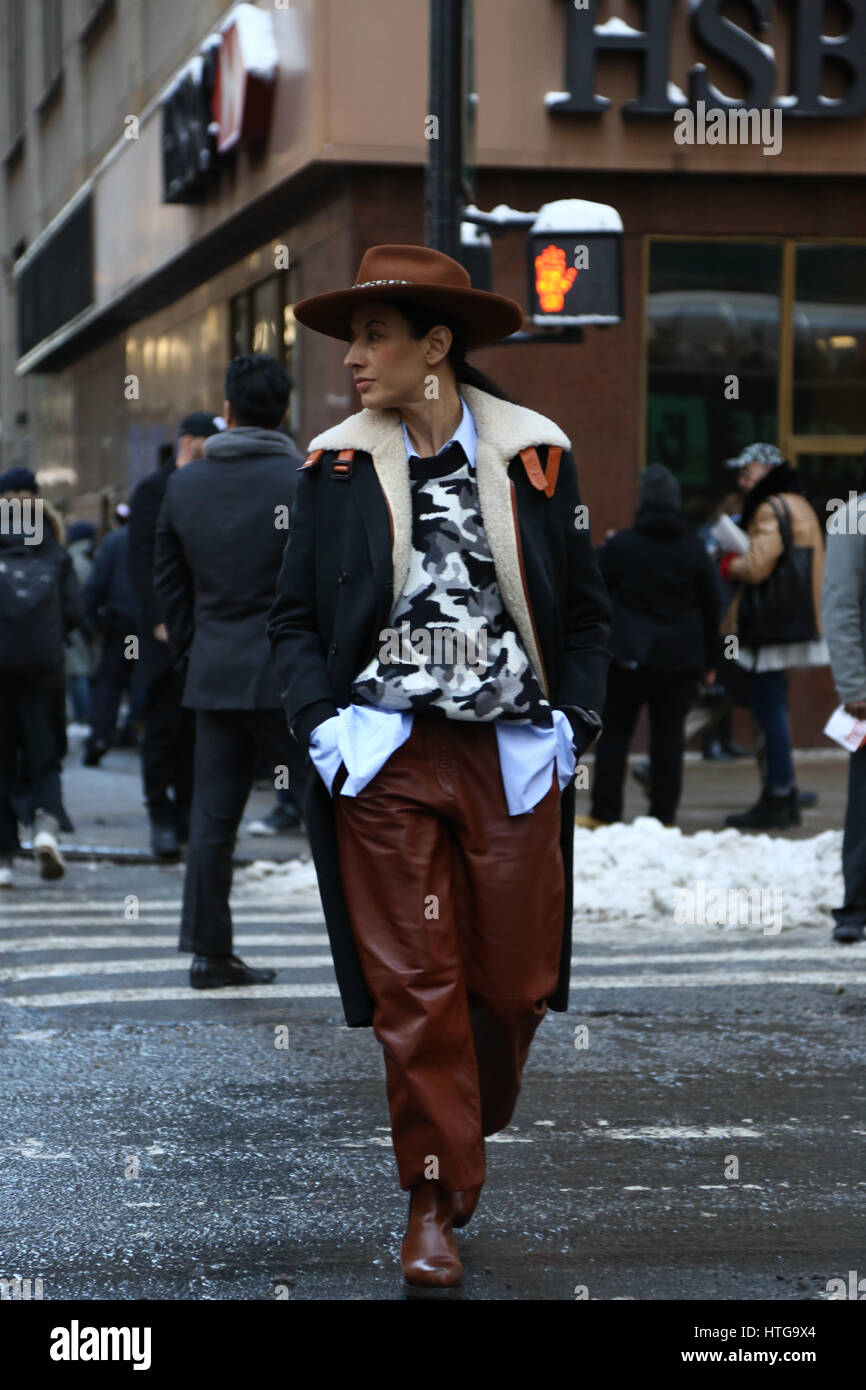 New YorK, 10 Feb 2017 Fashionista  seen  outside  Kalvin Klein  show Ny fashion week RTW  FW17-18 Womenswear. Stock Photo