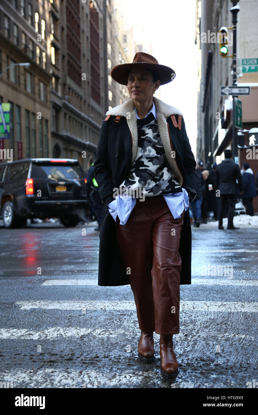 New YorK, 10 Feb 2017 Fashionista  seen  outside  Kalvin Klein  show Ny fashion week RTW  FW17-18 Womenswear. Stock Photo