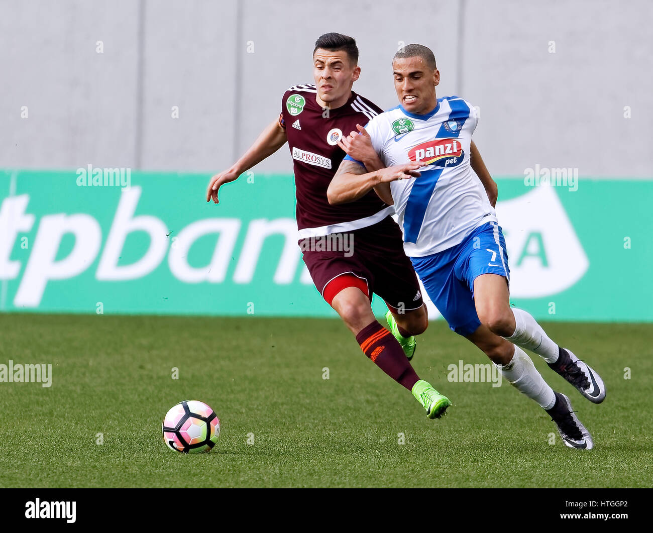 Ferencvarosi TC V MTK Budapest - Hungarian OTP Bank Liga 1-1 Editorial  Stock Photo - Image of dominik, daniel: 82251988