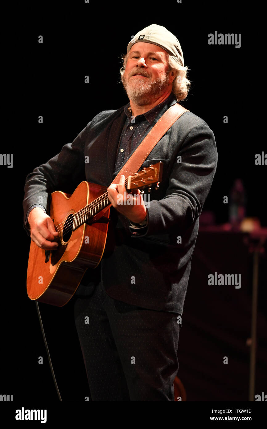 Fort Lauderdale, FL, USA 14th Mar, 2017 Robert Earl Keen performs at