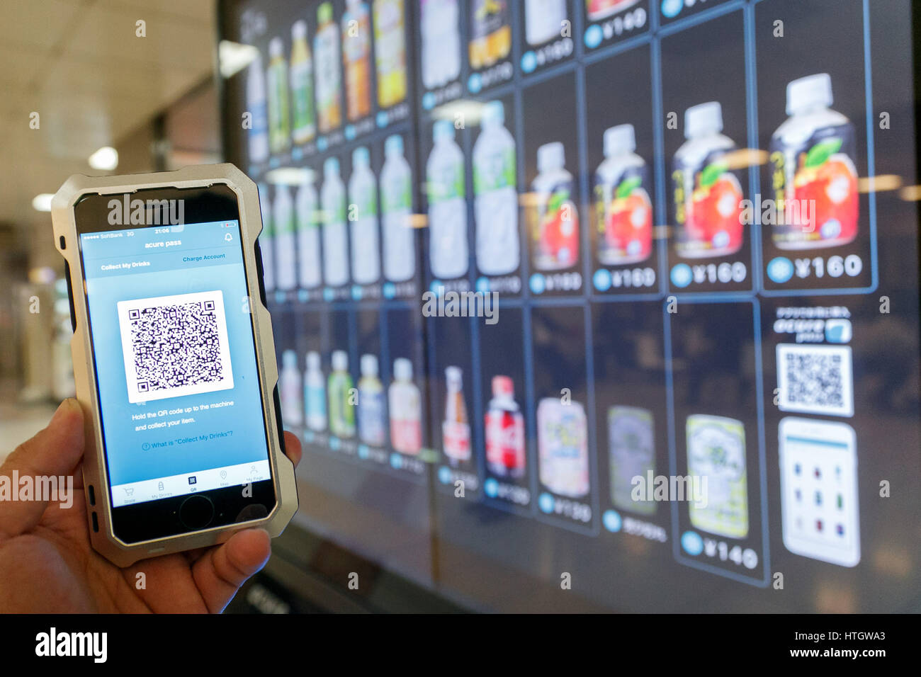 Qr оплата сбербанк в магазине. Плати QR В магазине. Объявление бесконтактные платежи QR. Какими смартфонами можно оплачивать продукты.